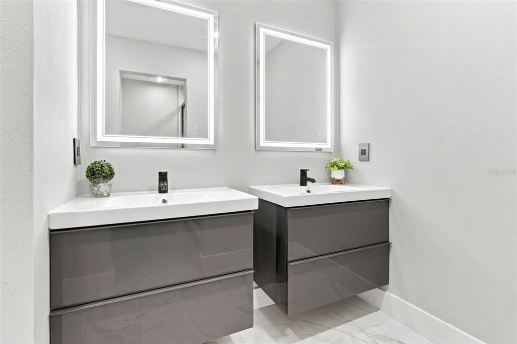 For Sale: $499,990 (4 beds, 2 baths, 2813 Square Feet)