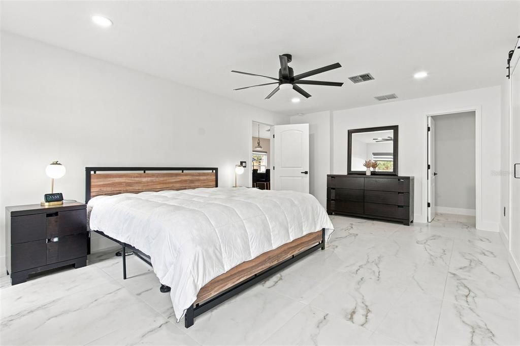 For Sale: $499,990 (4 beds, 2 baths, 2813 Square Feet)