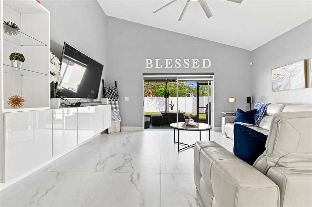 For Sale: $499,990 (4 beds, 2 baths, 2813 Square Feet)