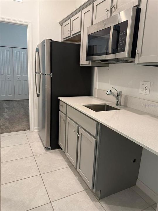 For Rent: $1,350 (1 beds, 1 baths, 650 Square Feet)