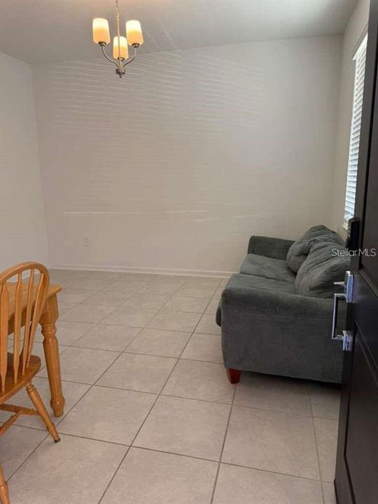 For Rent: $1,350 (1 beds, 1 baths, 650 Square Feet)