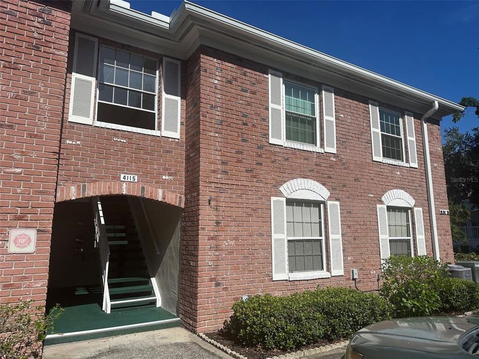 For Sale: $150,000 (2 beds, 2 baths, 1075 Square Feet)