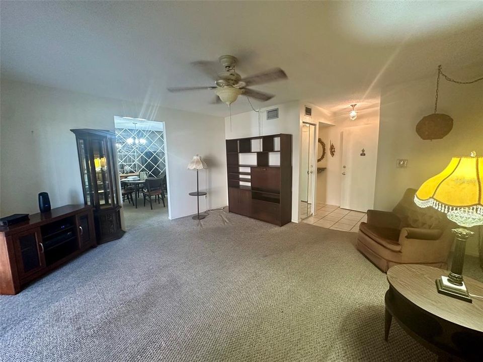 For Sale: $150,000 (2 beds, 2 baths, 1075 Square Feet)