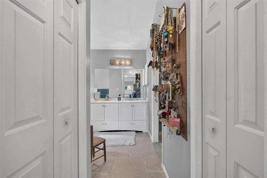For Sale: $277,000 (4 beds, 2 baths, 1837 Square Feet)
