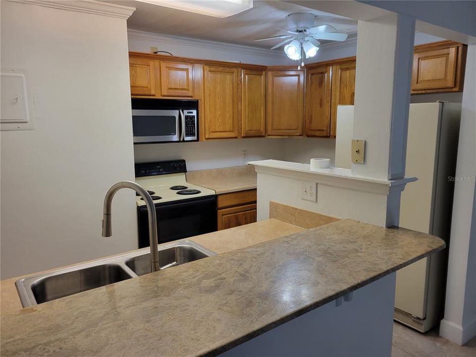 For Rent: $1,395 (2 beds, 2 baths, 897 Square Feet)