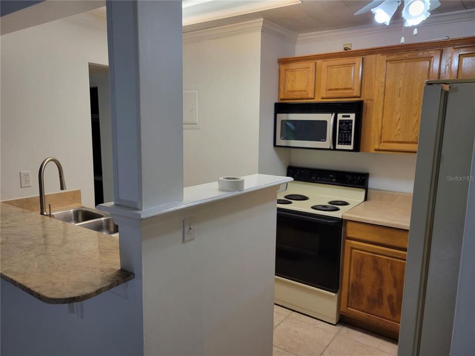 For Rent: $1,395 (2 beds, 2 baths, 897 Square Feet)