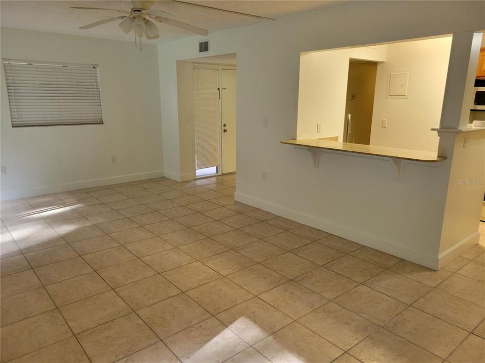 For Rent: $1,395 (2 beds, 2 baths, 897 Square Feet)