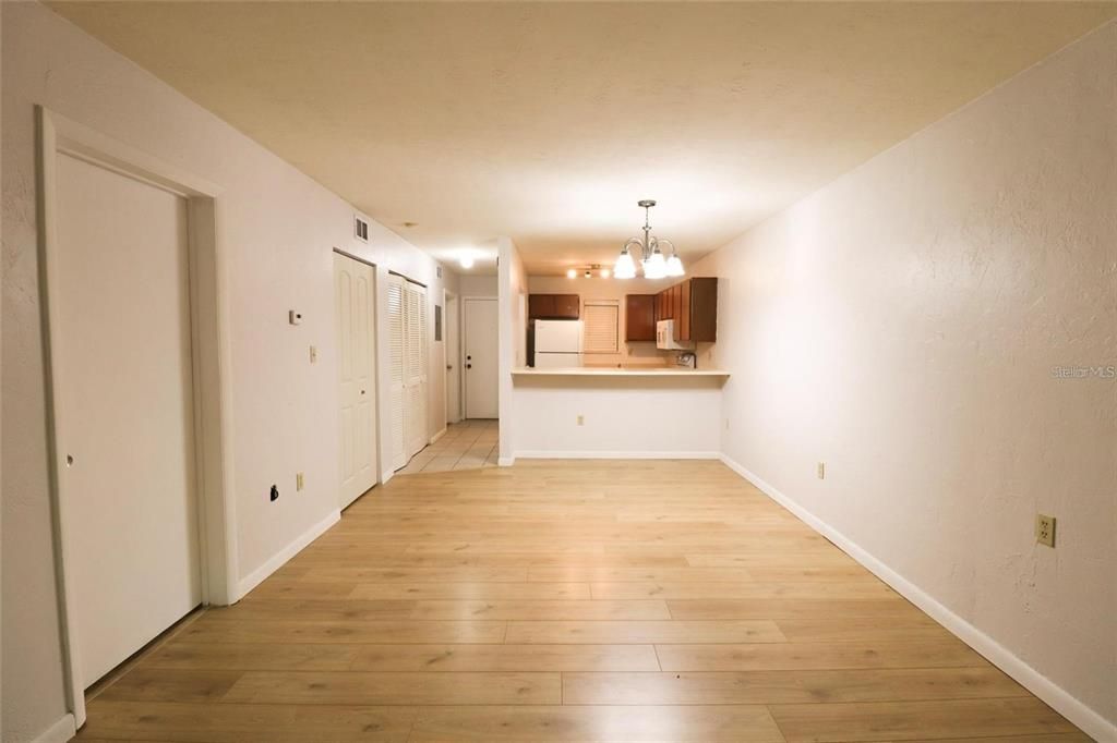 For Rent: $1,200 (2 beds, 2 baths, 874 Square Feet)