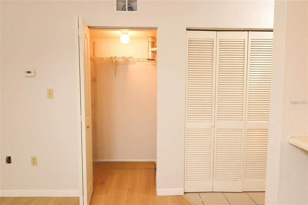 For Rent: $1,200 (2 beds, 2 baths, 874 Square Feet)