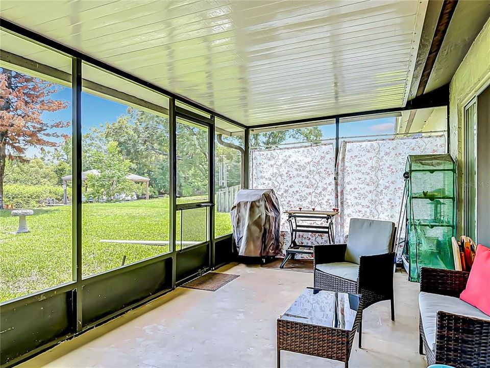 For Sale: $385,000 (3 beds, 2 baths, 1899 Square Feet)