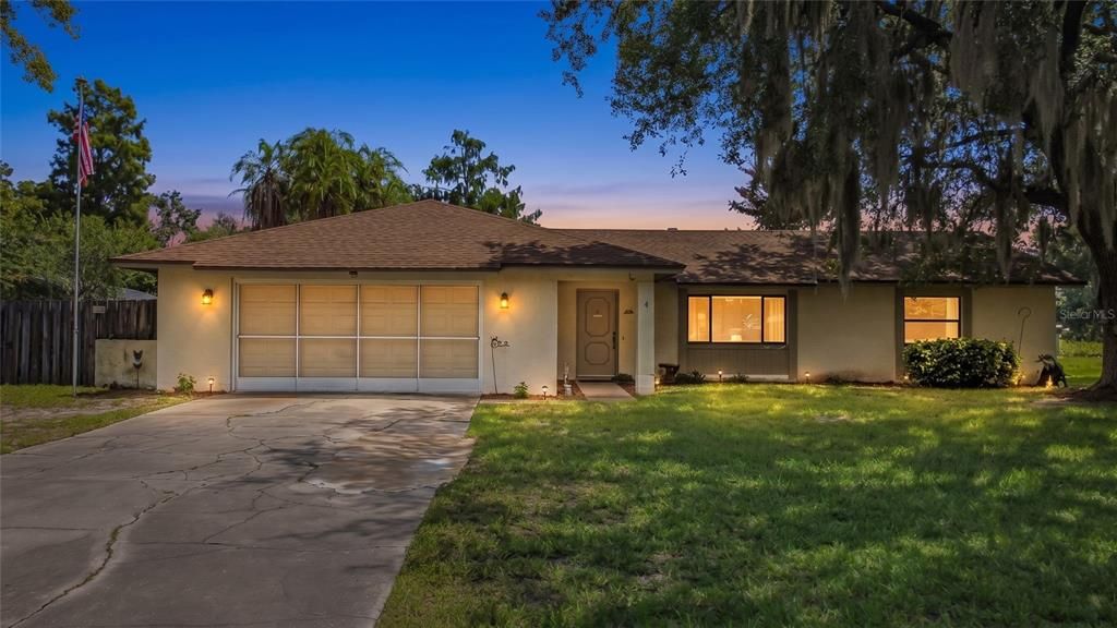 For Sale: $385,000 (3 beds, 2 baths, 1899 Square Feet)