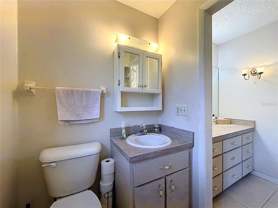For Sale: $385,000 (3 beds, 2 baths, 1899 Square Feet)