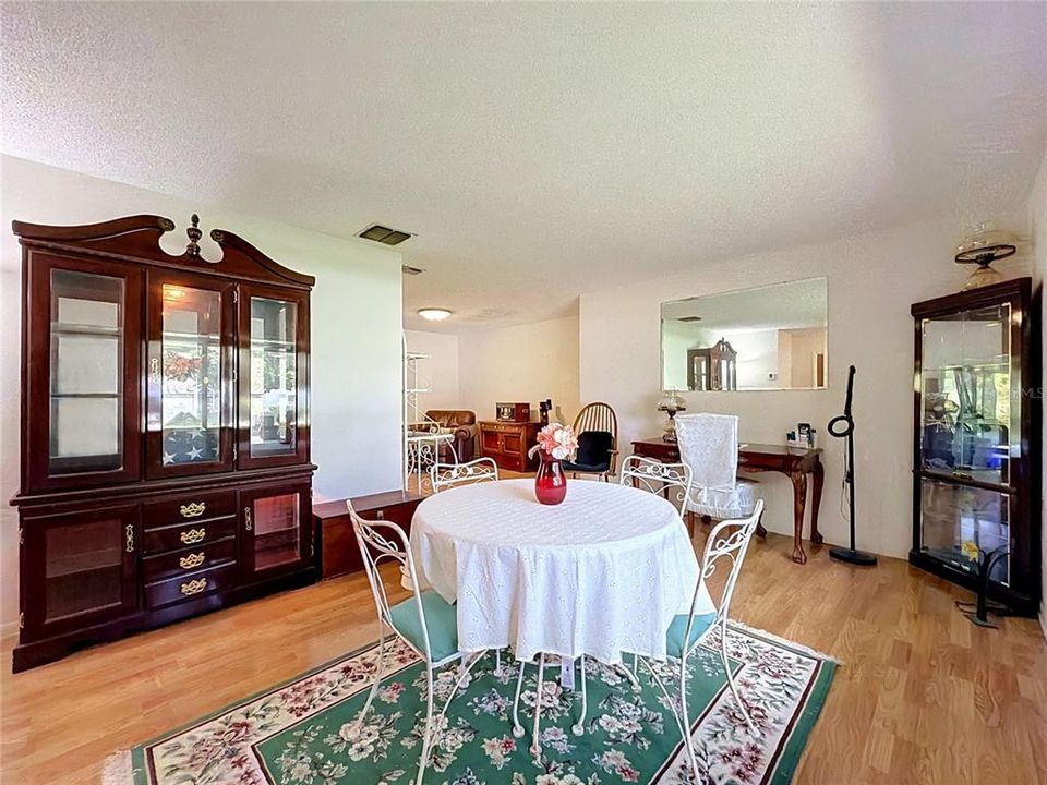 For Sale: $385,000 (3 beds, 2 baths, 1899 Square Feet)