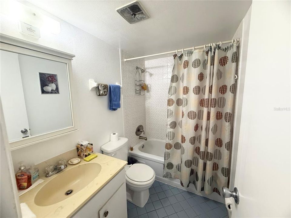 For Sale: $175,000 (2 beds, 2 baths, 970 Square Feet)