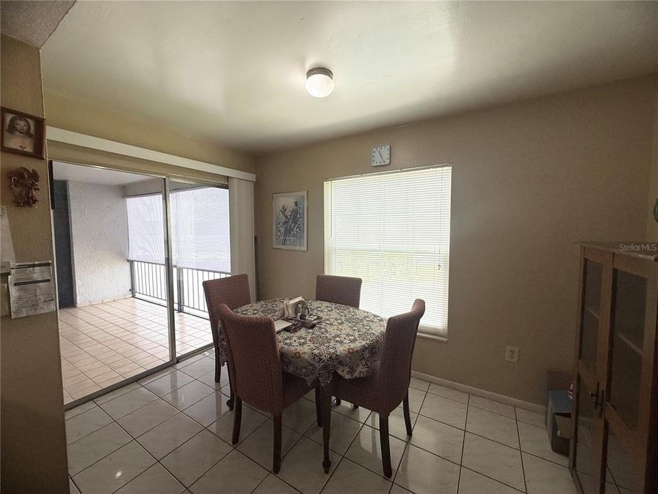 For Sale: $175,000 (2 beds, 2 baths, 970 Square Feet)