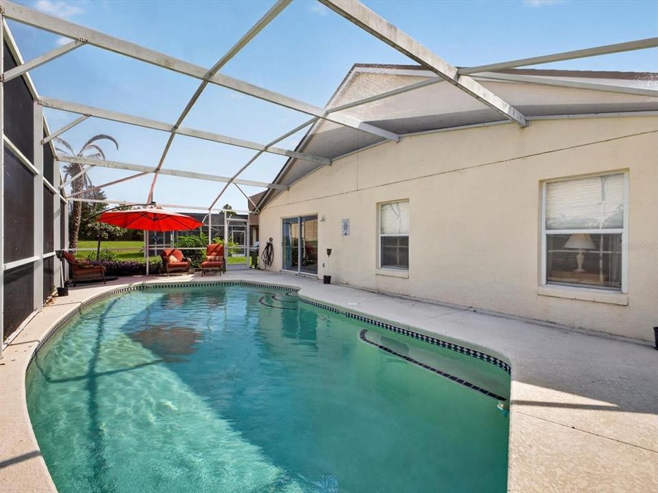 En Venta: $395,000 (4 camas, 2 baños, 1921 Pies cuadrados)