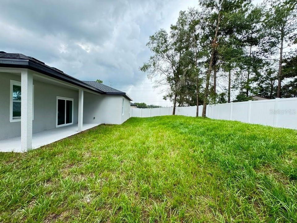 В аренду: $2,095 (4 спален, 2 ванн, 1708 Квадратных фут)