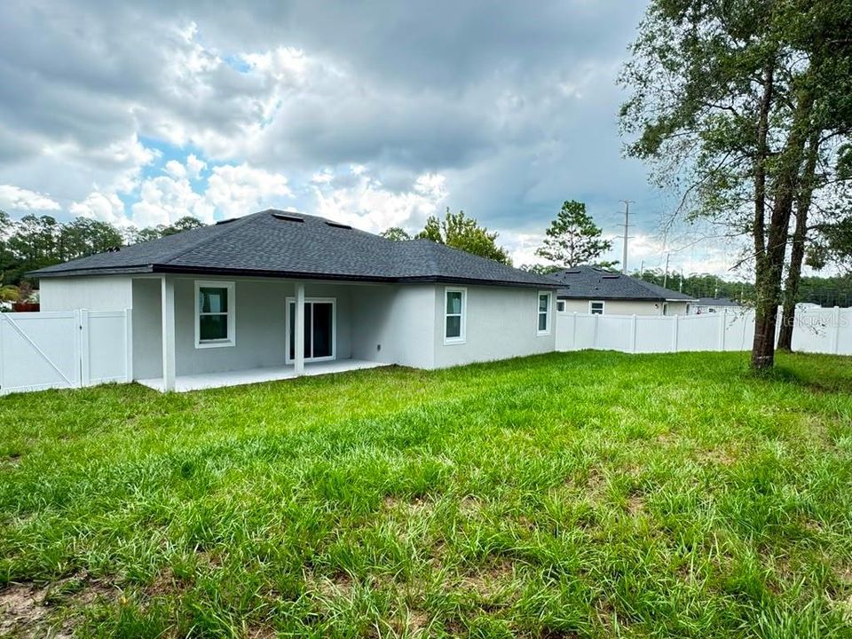 В аренду: $2,095 (4 спален, 2 ванн, 1708 Квадратных фут)