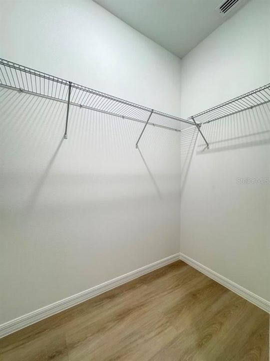 В аренду: $2,095 (4 спален, 2 ванн, 1708 Квадратных фут)
