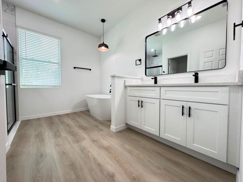 В аренду: $2,095 (4 спален, 2 ванн, 1708 Квадратных фут)