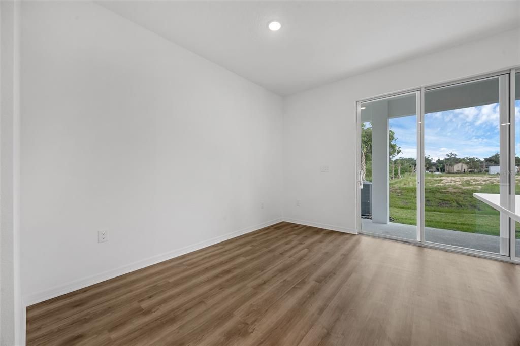 На продажу: $376,999 (3 спален, 2 ванн, 1663 Квадратных фут)