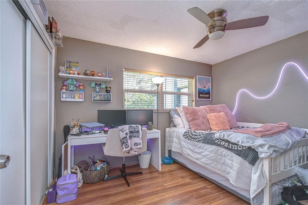 For Rent: $1,600 (2 beds, 1 baths, 752 Square Feet)