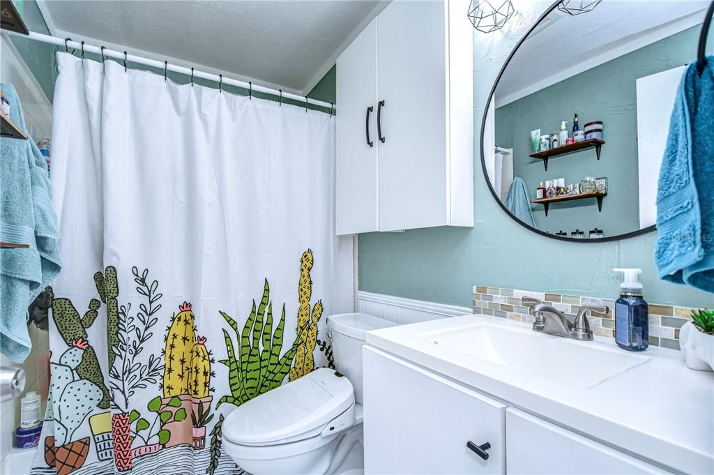 For Rent: $1,600 (2 beds, 1 baths, 752 Square Feet)