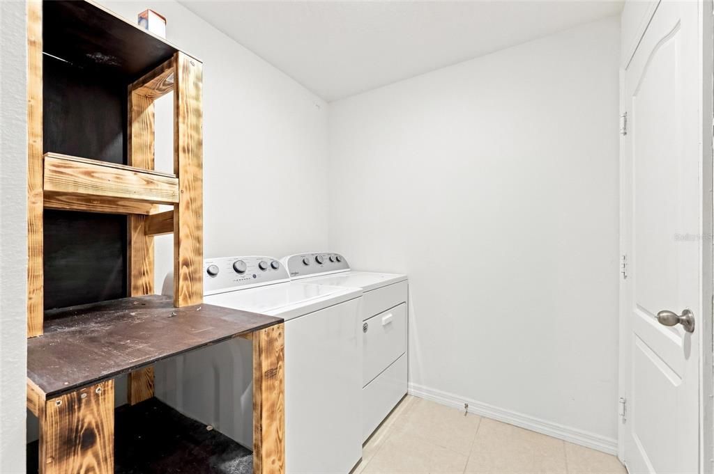 En Venta: $229,900 (3 camas, 2 baños, 1383 Pies cuadrados)