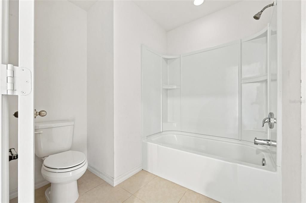 En Venta: $229,900 (3 camas, 2 baños, 1383 Pies cuadrados)