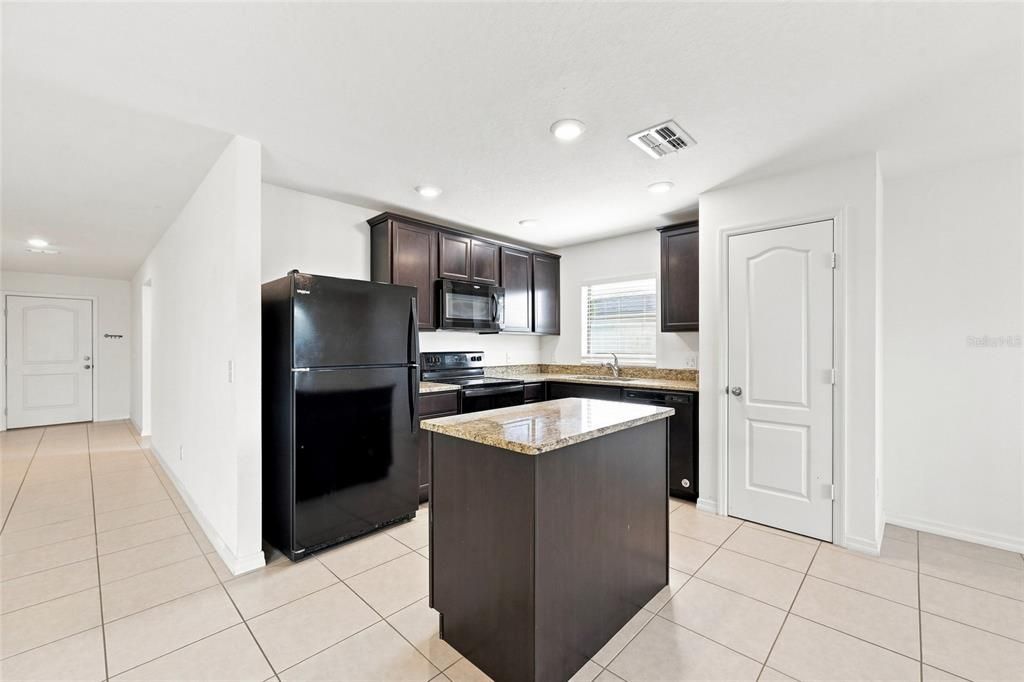 En Venta: $229,900 (3 camas, 2 baños, 1383 Pies cuadrados)