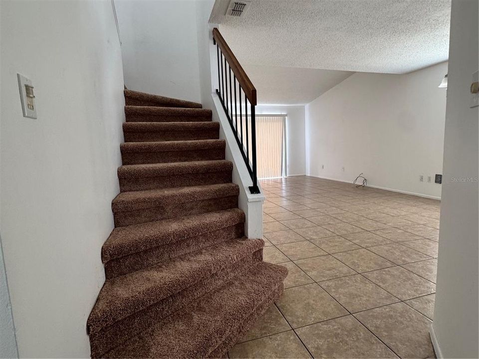 For Rent: $2,100 (3 beds, 2 baths, 1658 Square Feet)