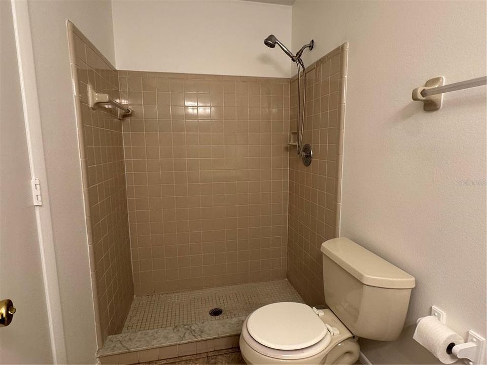 For Rent: $2,100 (3 beds, 2 baths, 1658 Square Feet)