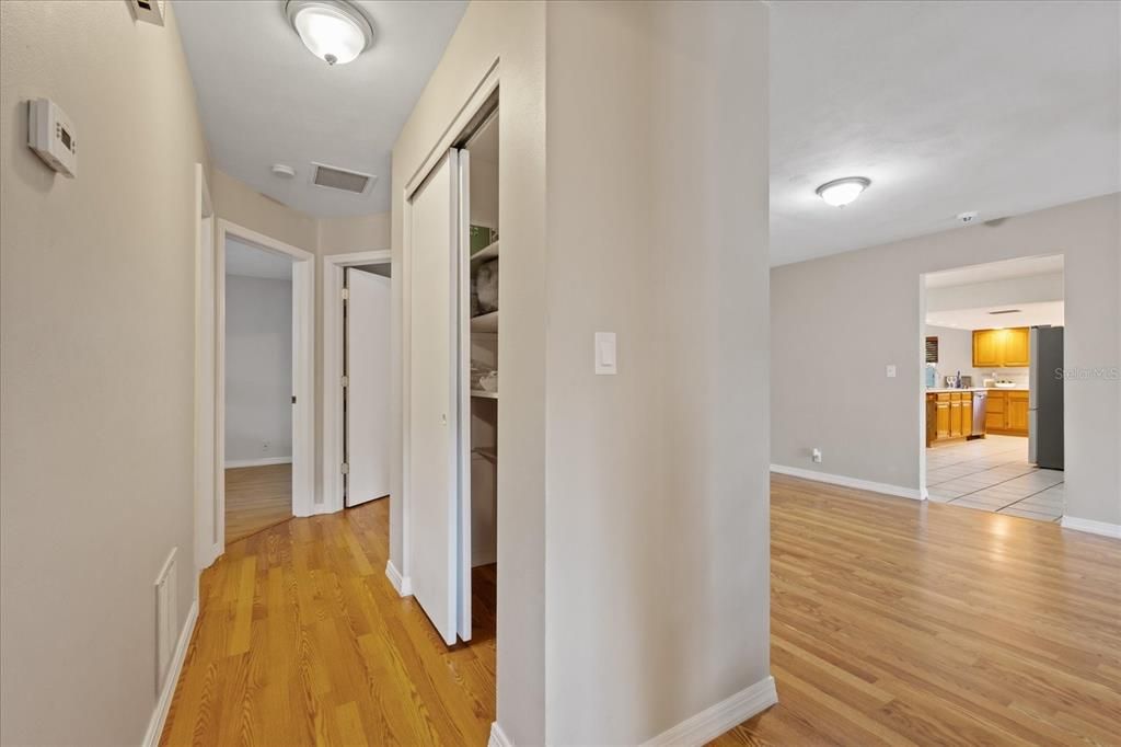 En Venta: $365,000 (3 camas, 3 baños, 1973 Pies cuadrados)