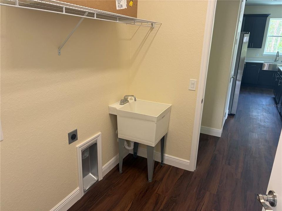 For Sale: $429,900 (3 beds, 2 baths, 1772 Square Feet)