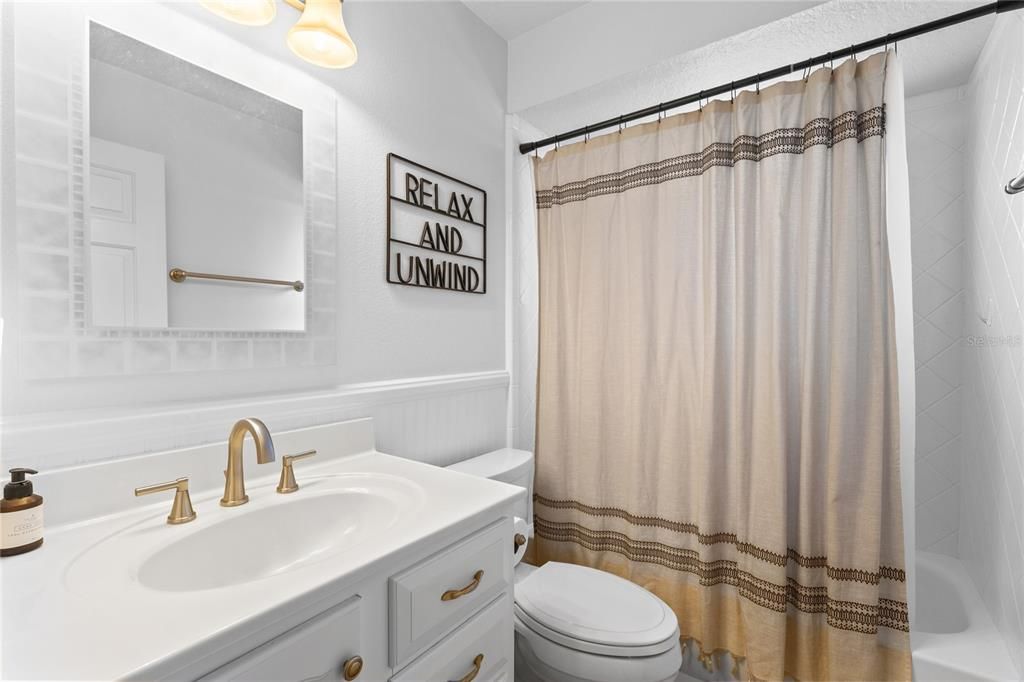 For Sale: $450,000 (3 beds, 2 baths, 1307 Square Feet)