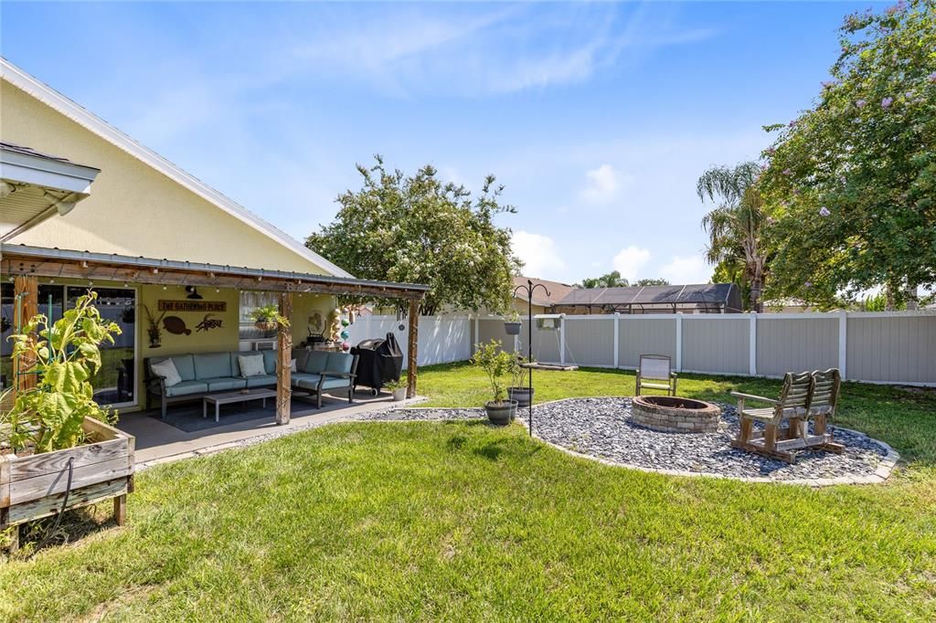 For Sale: $450,000 (3 beds, 2 baths, 1307 Square Feet)