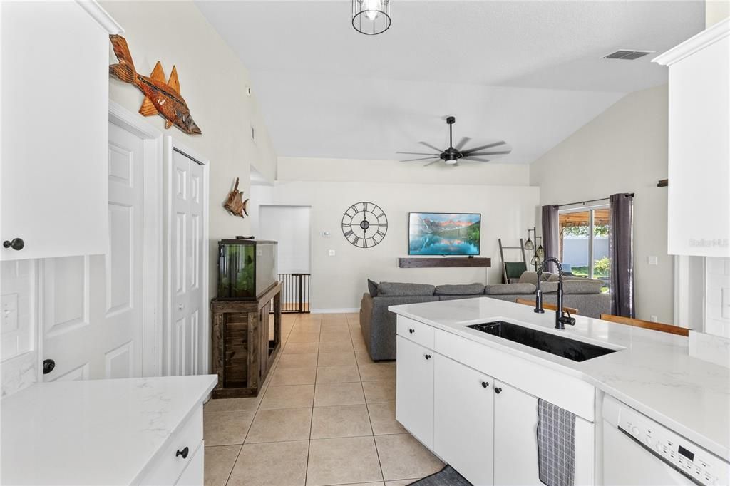For Sale: $450,000 (3 beds, 2 baths, 1307 Square Feet)