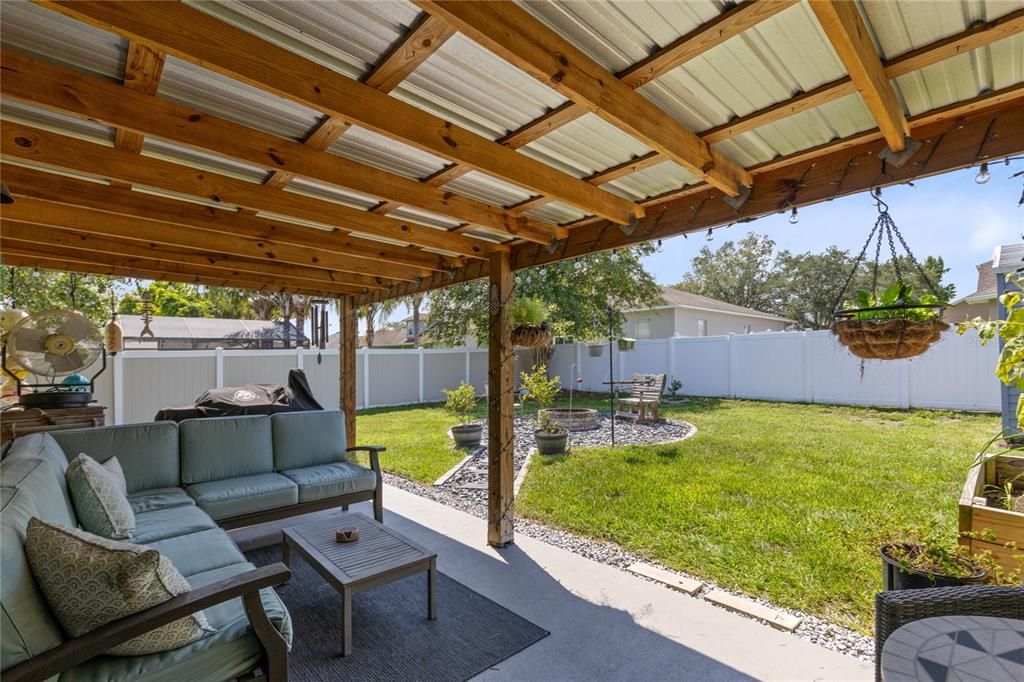 For Sale: $450,000 (3 beds, 2 baths, 1307 Square Feet)