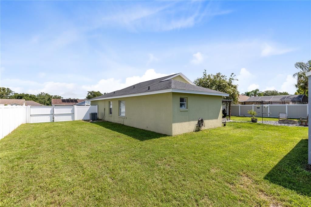 For Sale: $450,000 (3 beds, 2 baths, 1307 Square Feet)