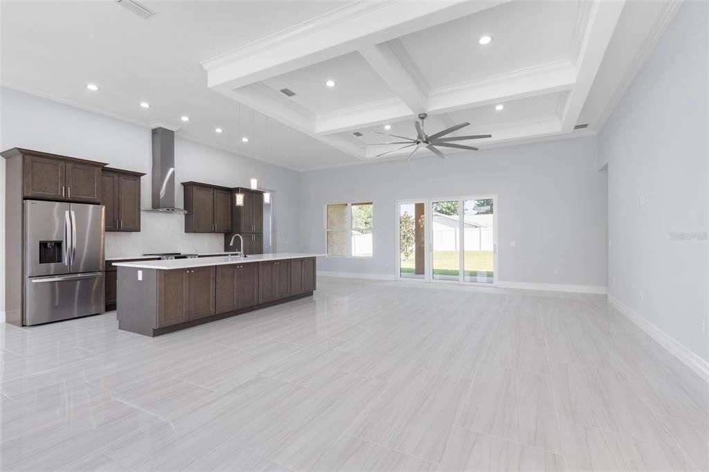 En Venta: $529,000 (4 camas, 3 baños, 2305 Pies cuadrados)