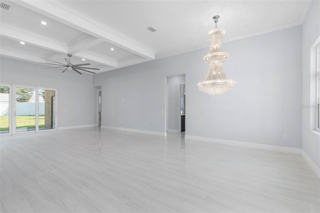 En Venta: $529,000 (4 camas, 3 baños, 2305 Pies cuadrados)