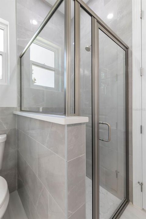 En Venta: $529,000 (4 camas, 3 baños, 2305 Pies cuadrados)