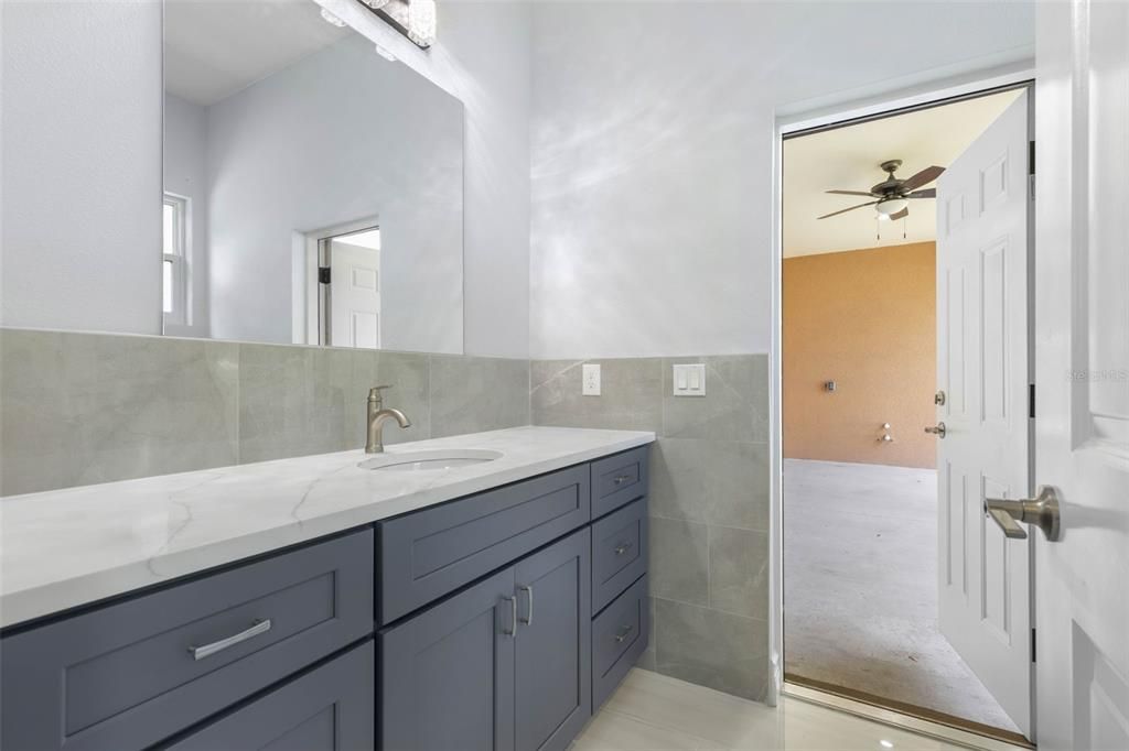 En Venta: $529,000 (4 camas, 3 baños, 2305 Pies cuadrados)
