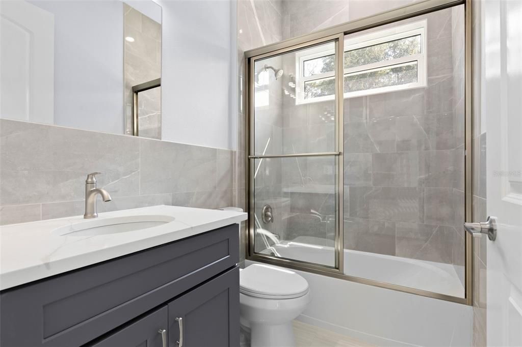 En Venta: $529,000 (4 camas, 3 baños, 2305 Pies cuadrados)