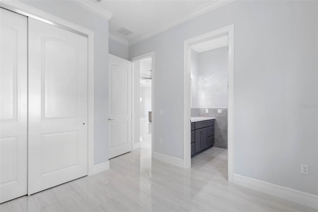 En Venta: $529,000 (4 camas, 3 baños, 2305 Pies cuadrados)