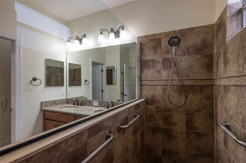 En Venta: $384,000 (3 camas, 2 baños, 1677 Pies cuadrados)