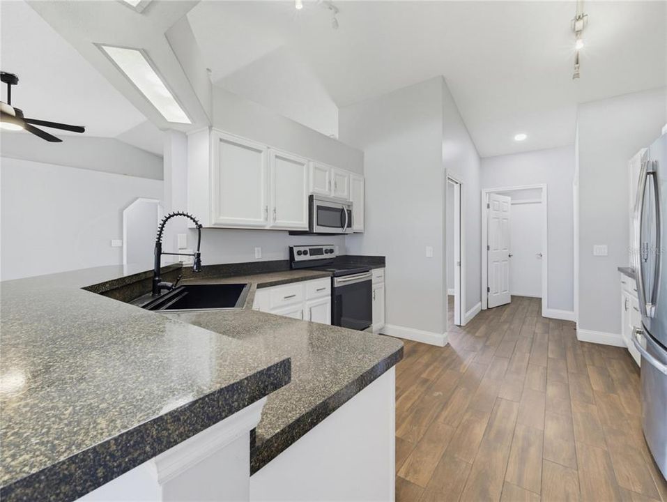En Venta: $399,000 (3 camas, 2 baños, 1856 Pies cuadrados)