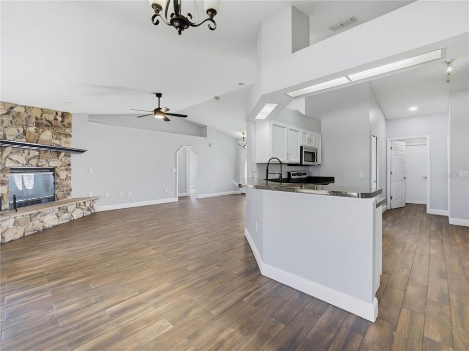 En Venta: $399,000 (3 camas, 2 baños, 1856 Pies cuadrados)