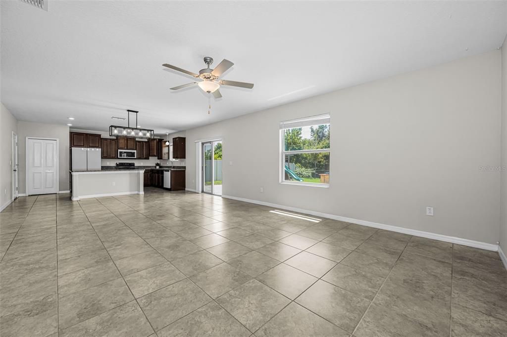 For Sale: $409,900 (4 beds, 2 baths, 2584 Square Feet)