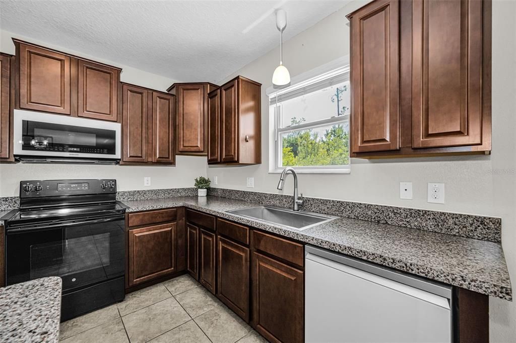 For Sale: $409,900 (4 beds, 2 baths, 2584 Square Feet)